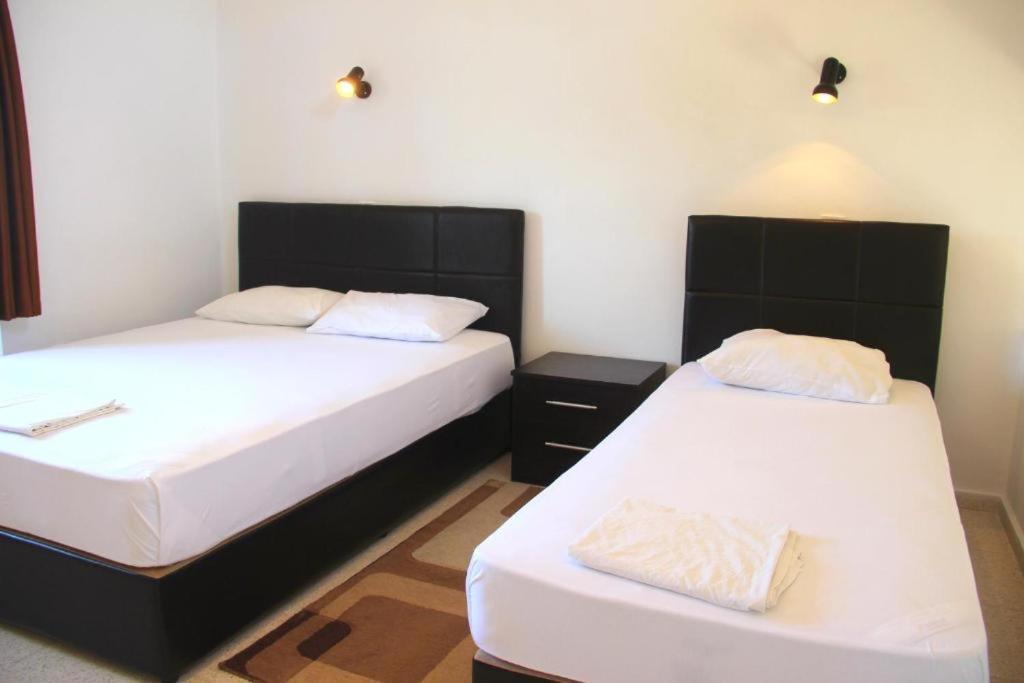 Bare Hill Holiday Apartments Krini Habitación foto