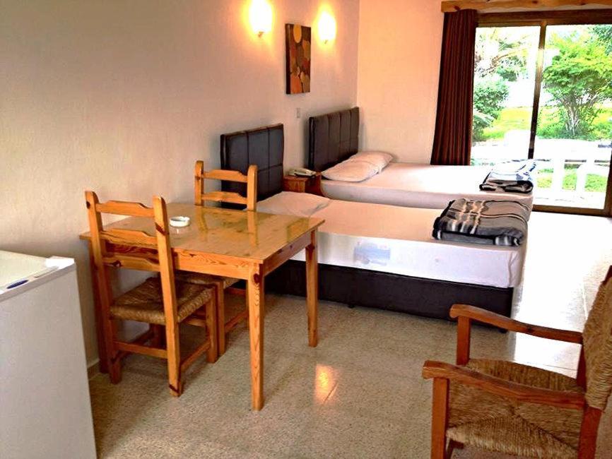 Bare Hill Holiday Apartments Krini Habitación foto